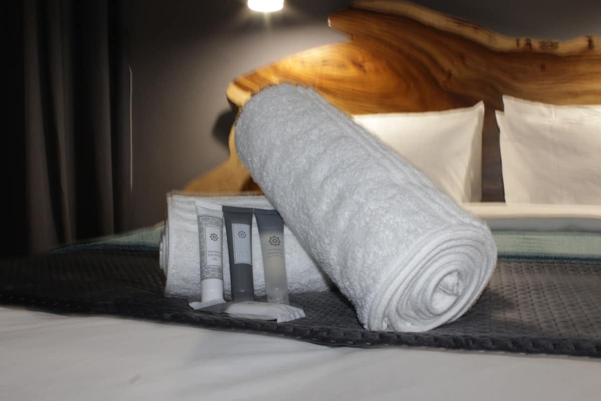self-catering unit | bathroom amenities | towels