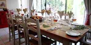 In-room dining - Pettigrew s Place (Pennington)