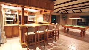 Luxury Villa, 1 Bedroom | Living room | Flat-screen TV - Pettigrew s Place (Pennington)