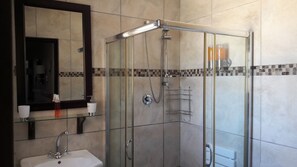 Standard Double Room (Standard Double Room 3) | Bathroom