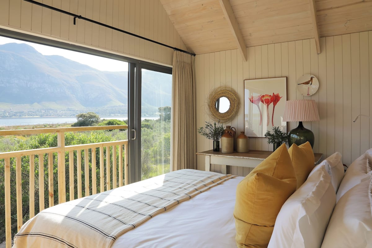 Starboard Boathouse | 1 bedroom, individually decorated, individually furnished