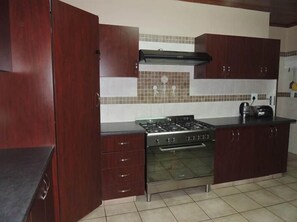 대용량 냉장고, 전자레인지, 오븐, 쿡탑