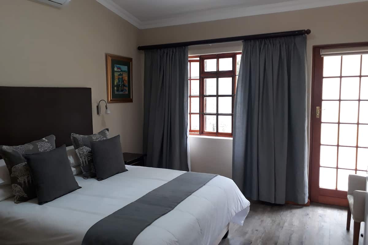 Habitación Confort, 1 habitación (Queen Room) | Escritorio, wifi gratis, ropa de cama