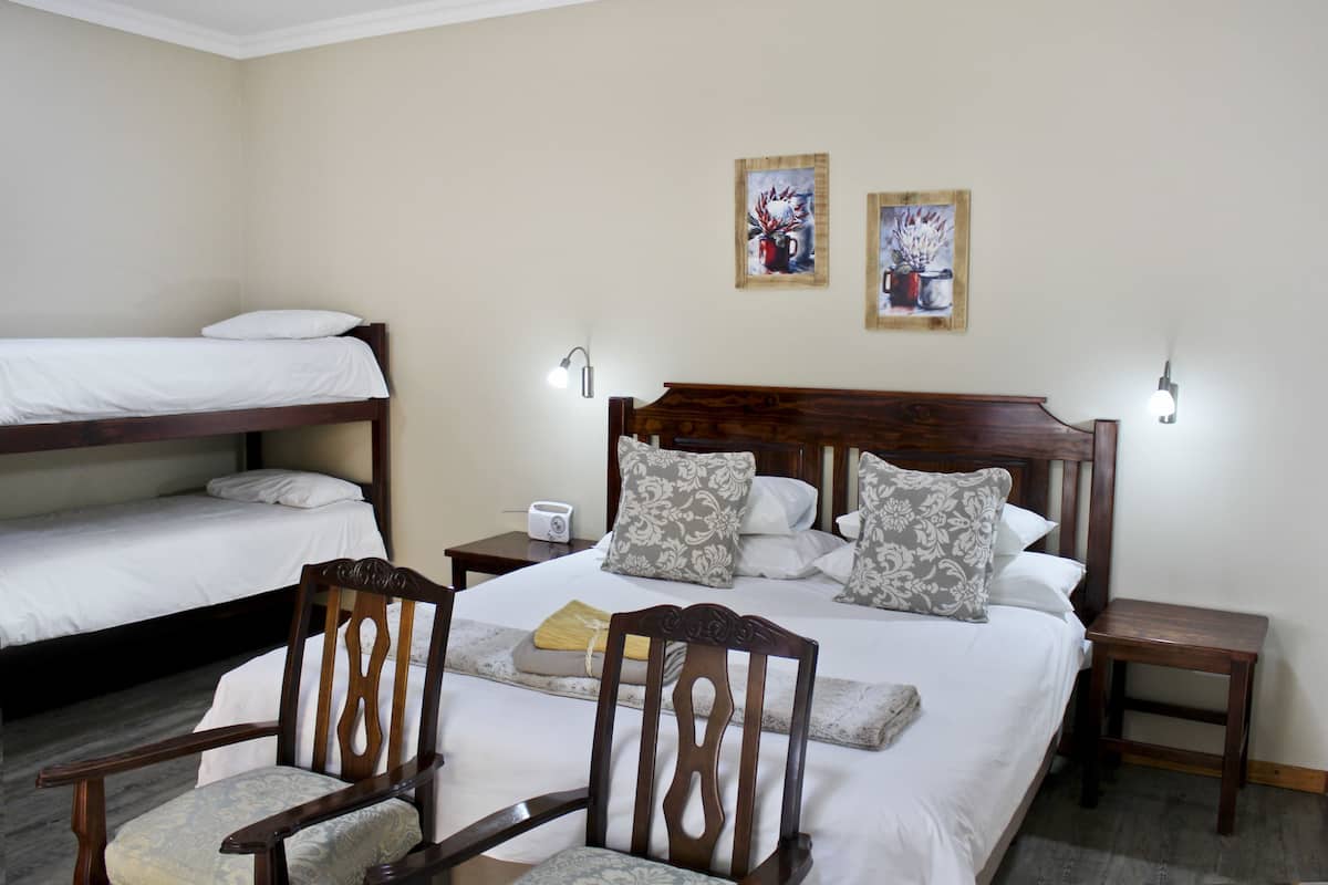Habitación familiar, 1 habitación | Escritorio, wifi gratis, ropa de cama
