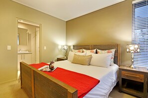 Odyssey | In-room safe, iron/ironing board