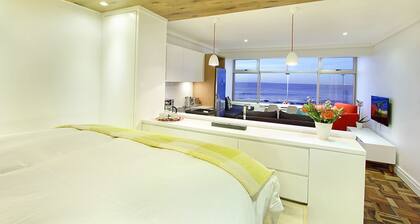 Afribode Acc Paula's Sea Facing Studio