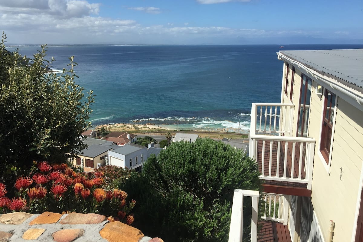 The Apartment Self-catering Apartment | Iron/ironing board, free WiFi