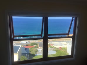 Wave's Echo  | Beach/ocean view