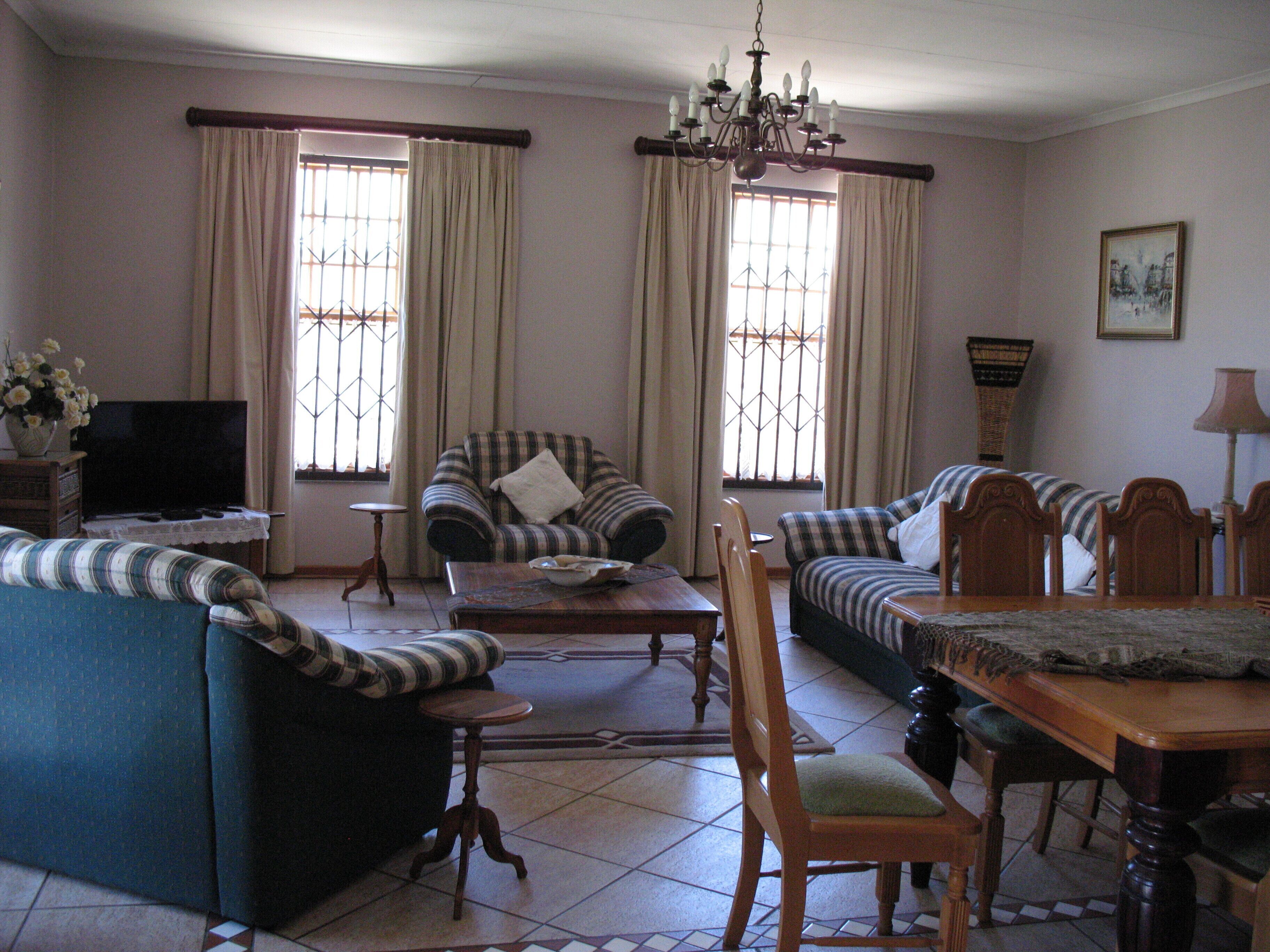 Family Apartment | Hypo-allergenic bedding, down duvets, Tempur-Pedic beds, in-room safe