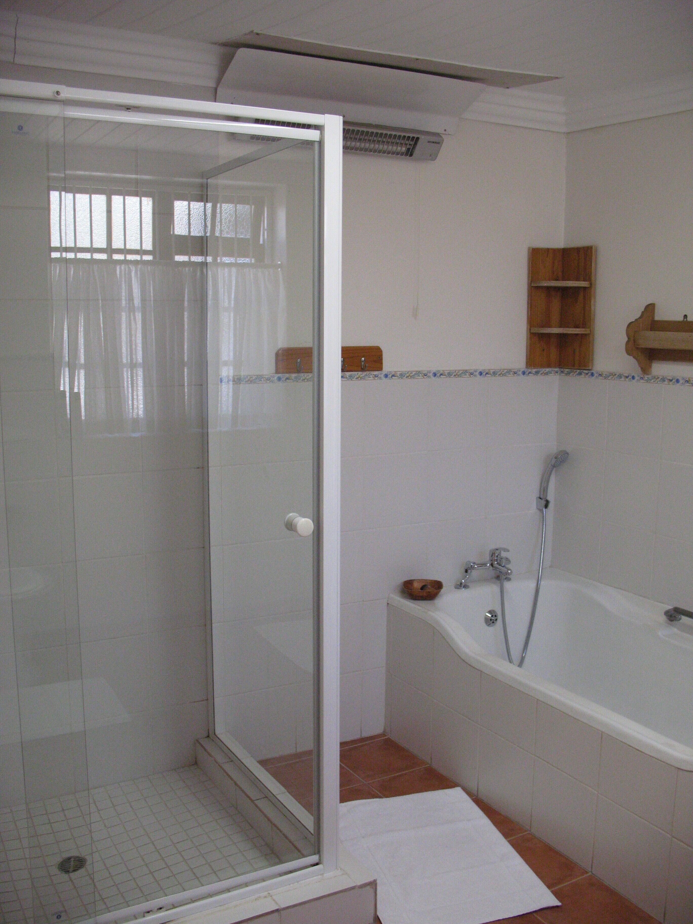 Casa rural Comfort, 1 dormitori (5C Bell Street) | Bany | Dutxa, articles de tocador gratuïts, tovalloles i sabó 