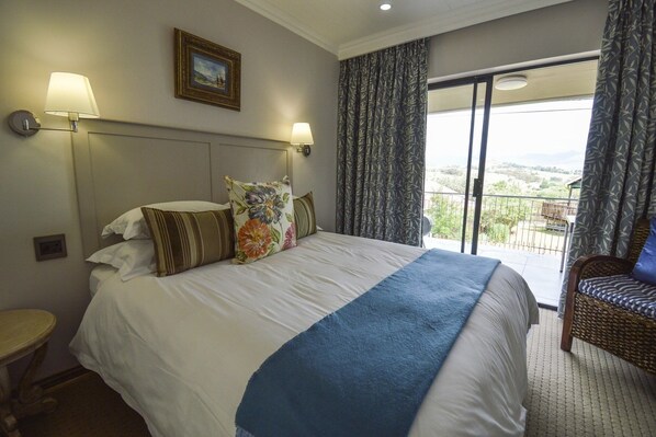 Studio – standard (First Floor Studio (6)) | Sengetøy av topp kvalitet, individuelt innredet og skrivebord