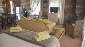 Standard Cottage, Mountain View | Premium bedding, individually furnished, desk, laptop workspace
