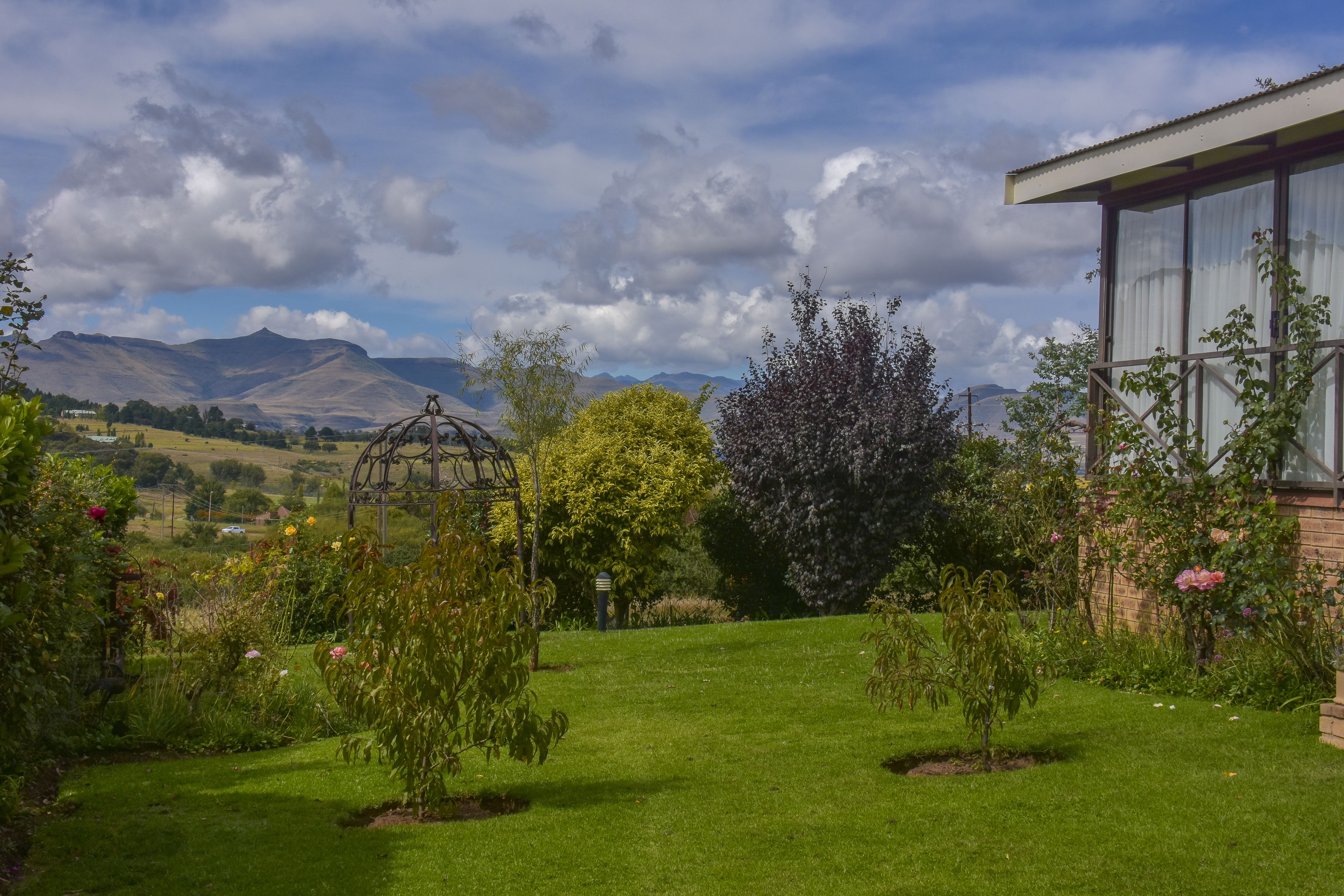 Standard Cottage, Mountain View | Garden view