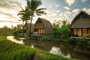 Couples treatment rooms, body treatments, aromatherapy - Wyndham Tamansari Jivva Resort Bali (Banjarangkan)