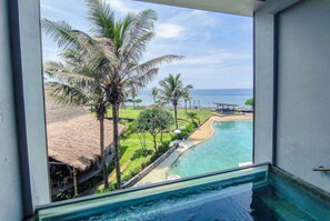 Designer toiletries, hair dryer, bathrobes, slippers - Wyndham Tamansari Jivva Resort Bali (Banjarangkan)