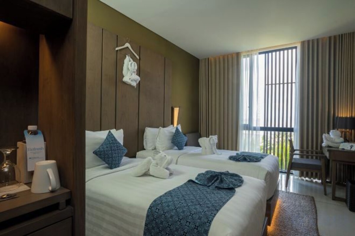 In-room safe, desk, laptop workspace, blackout curtains