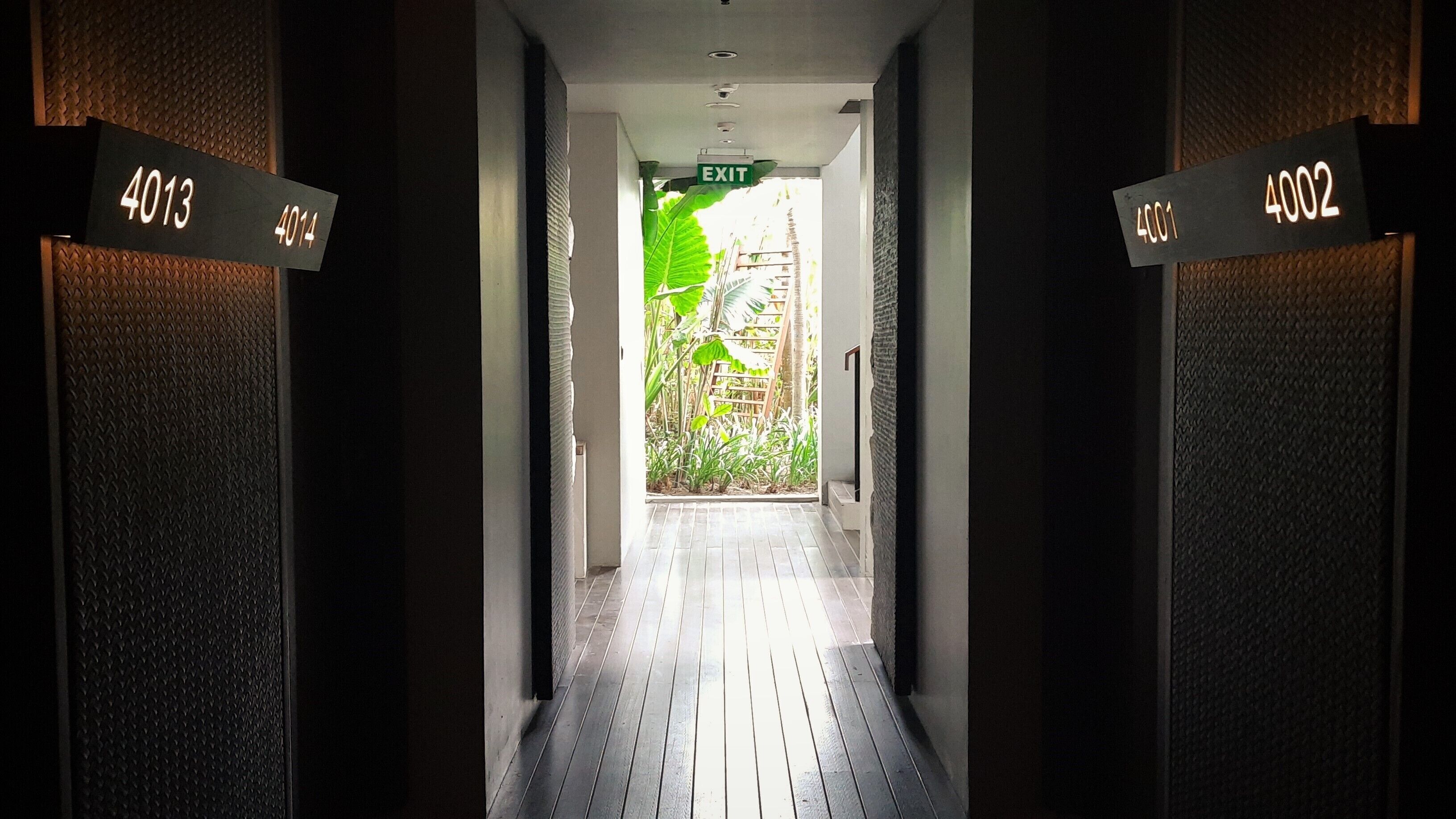 in-room safe, desk, laptop workspace, blackout curtains