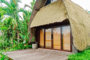 Couples treatment rooms, body treatments, aromatherapy - Wyndham Tamansari Jivva Resort Bali (Banjarangkan)