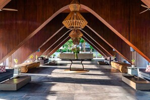 Lobby - Wyndham Tamansari Jivva Resort Bali (Banjarangkan)