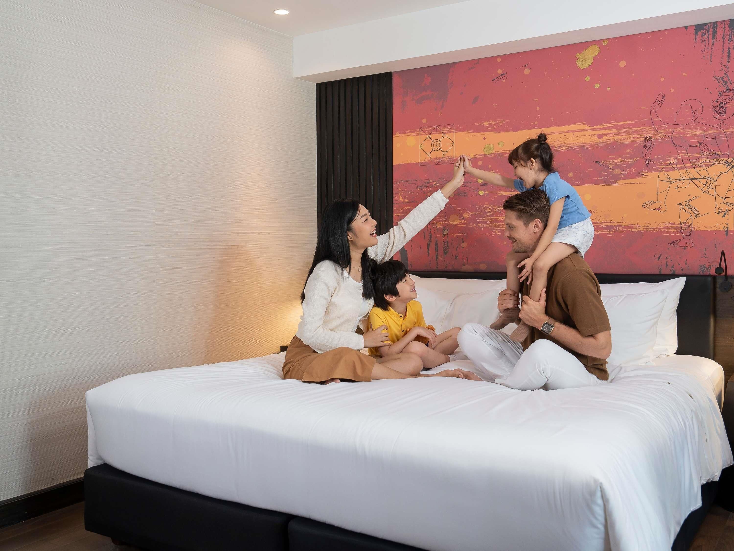 Privilege King Bed, Lounge Access | In-room safe, desk, blackout drapes, soundproofing