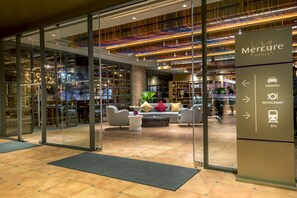 Property entrance - Mercure Bangkok Sukhumvit 11 (Bangkok)