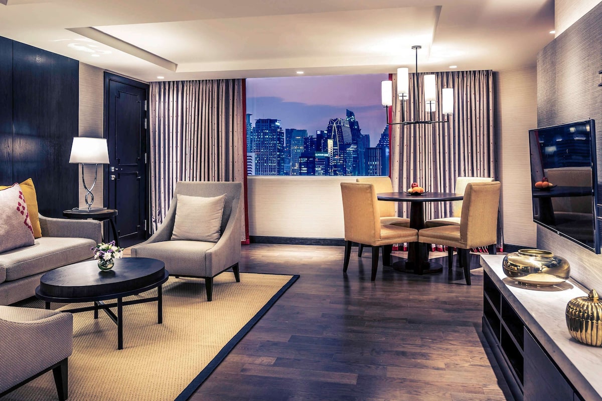 Suite, 1 King Bed | View from room