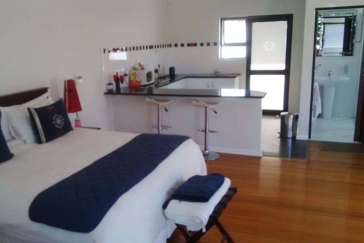 1 habitación, ropa de cama de alta calidad y minibar