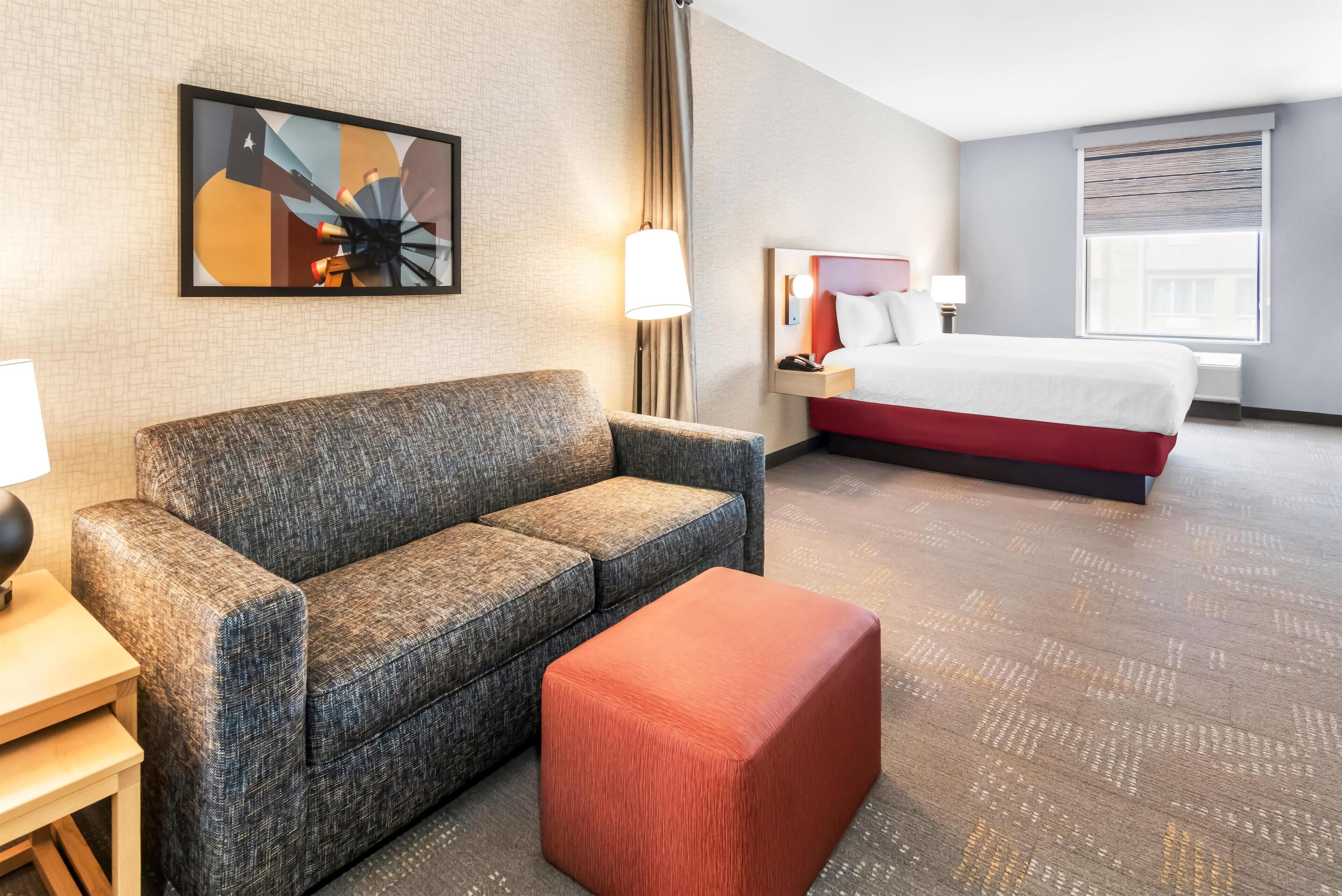 Studio, 1 kingsize bed, toegankelijk voor mindervaliden, niet-roken (Hearing) | Woonruimte | Een lcd-televisie