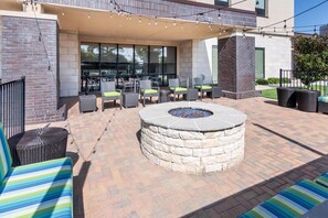 Terrace/patio - Home2 Suites by Hilton Dallas Grand Prairie (Grand Prairie)
