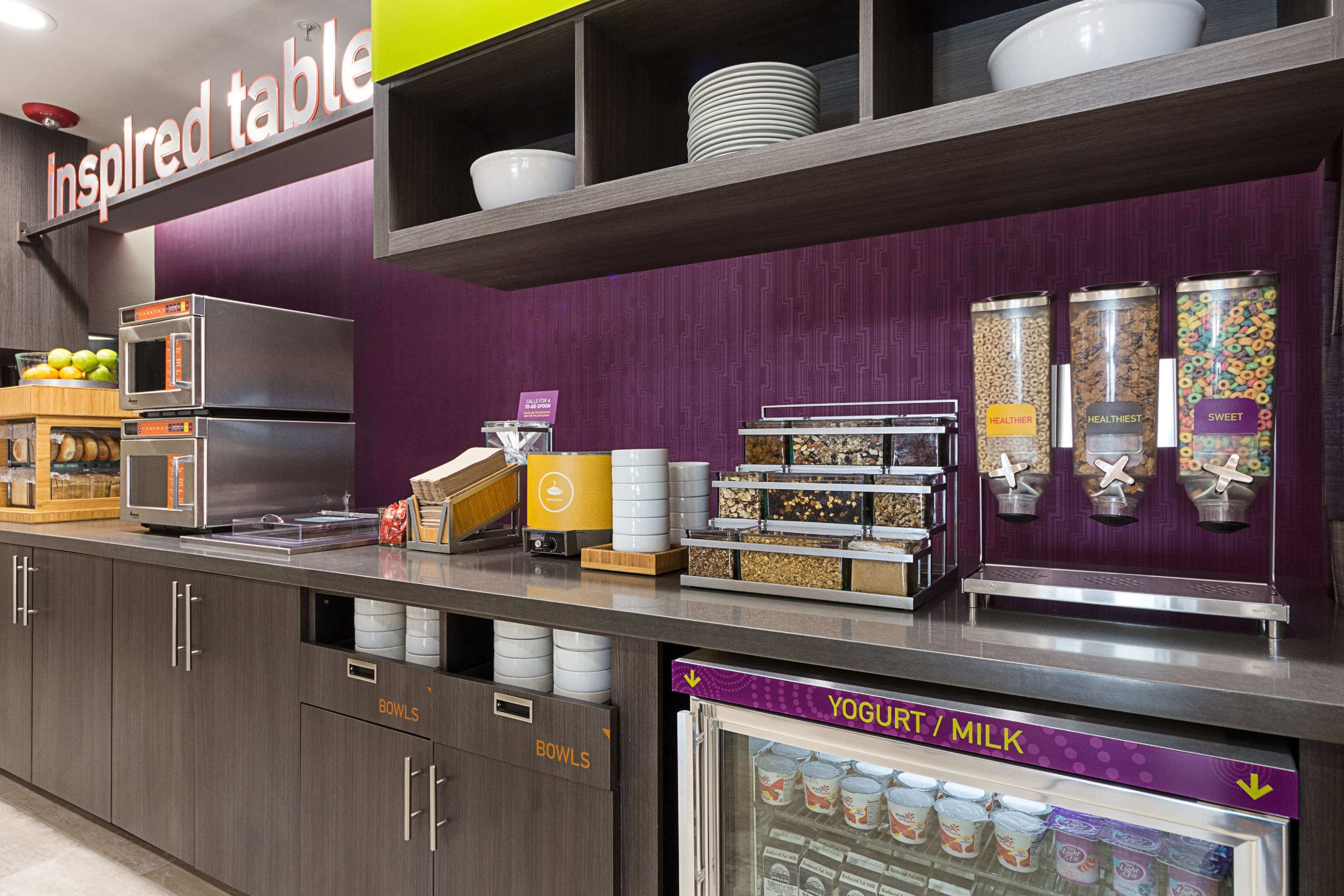 free daily full breakfast