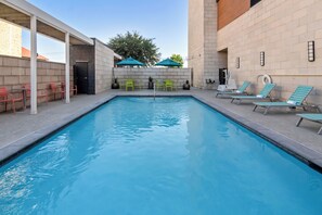 Outdoor pool - Home2 Suites by Hilton Dallas Grand Prairie (Grand Prairie)