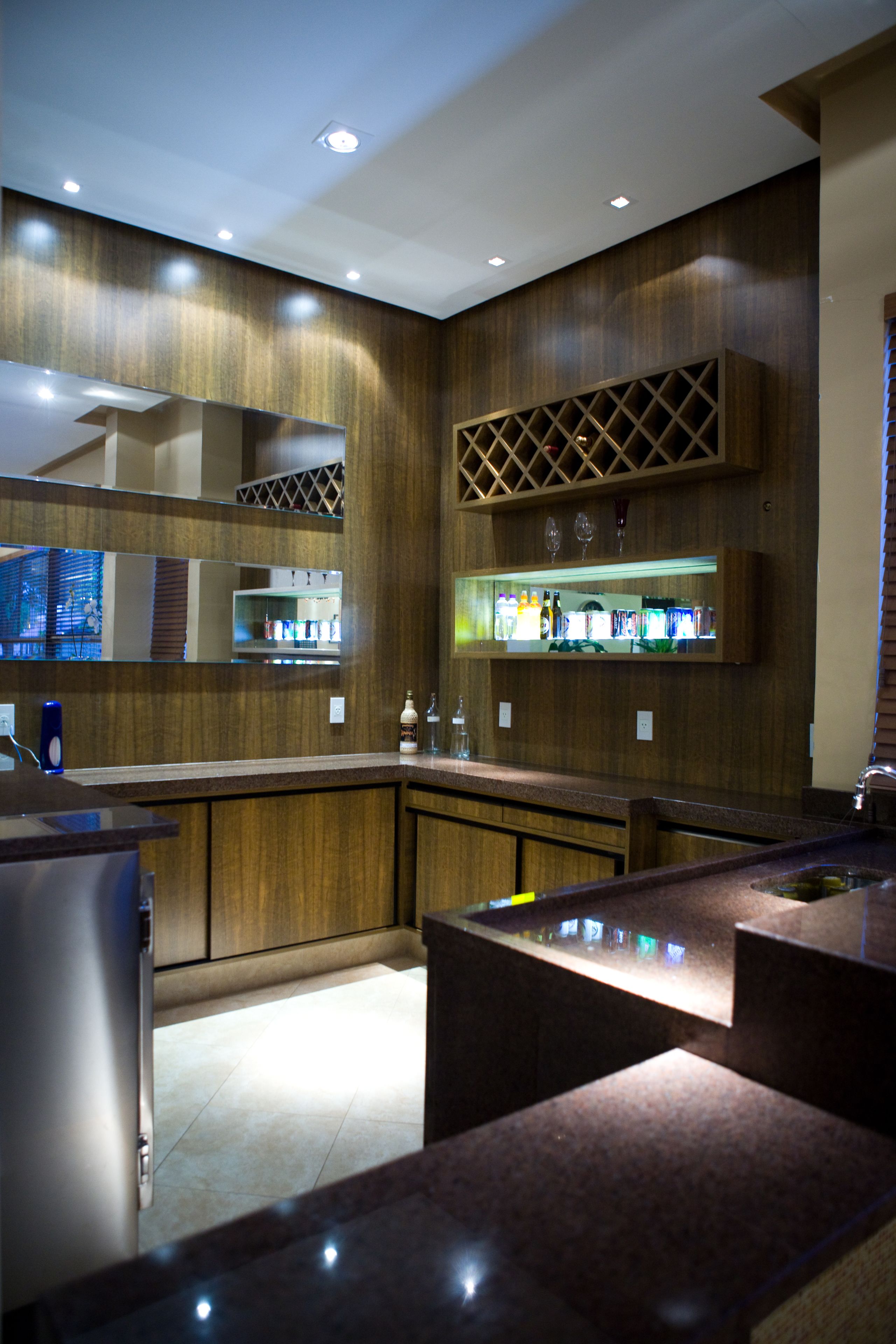 2 bars/lounges, poolside bar