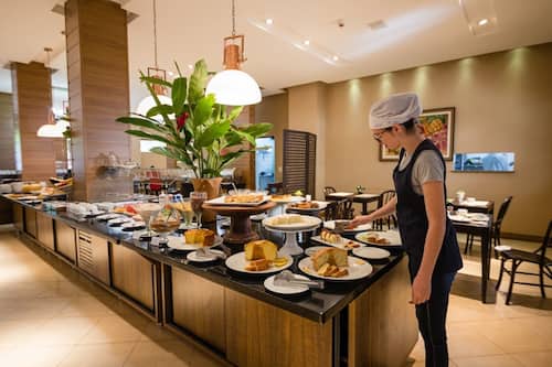 Free daily buffet breakfast