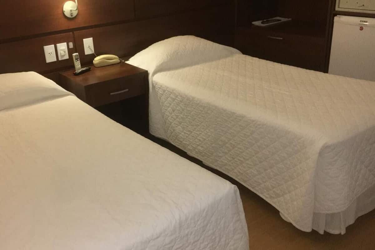 Deluxe Twin Room | 1 bedroom, minibar, in-room safe, individually decorated