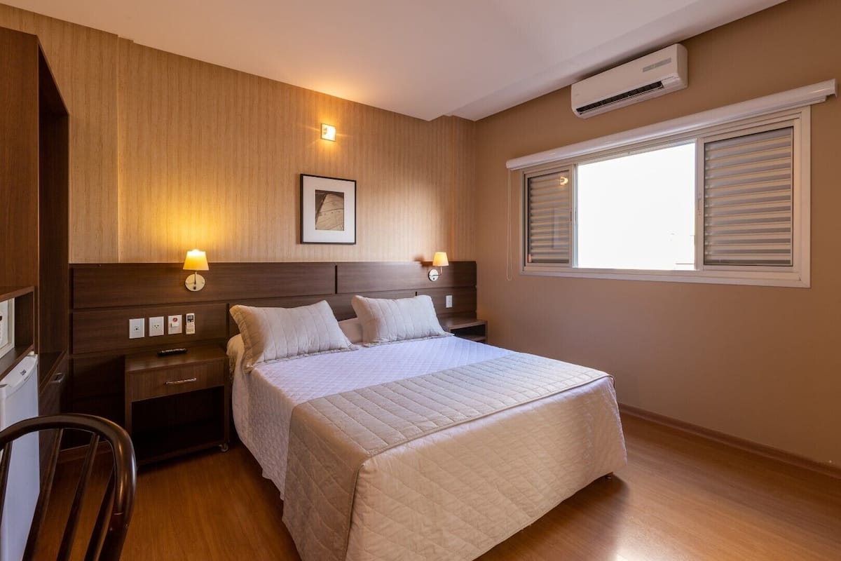 Deluxe Room | 1 bedroom, minibar, in-room safe, individually decorated