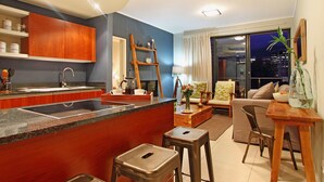 Rockwell 305 | Living area | Plasma TV, DVD player