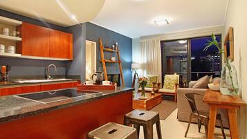 Rockwell 305 | Living area | Plasma TV, DVD player