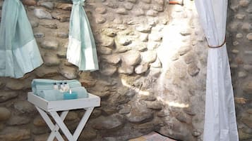Shower kamar mandi