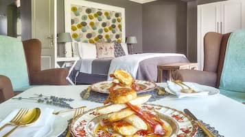Free daily cooked-to-order breakfast