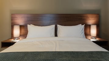 Kamar Comfort, 1 kamar tidur (Double Room) | Brankas, meja kerja, dan setrika/meja setrika