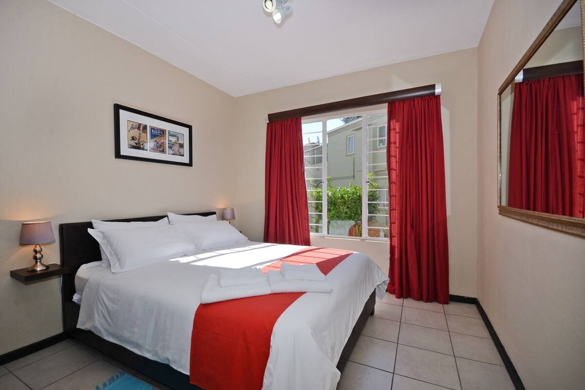 Apartment (Three A) | Iron/ironing board