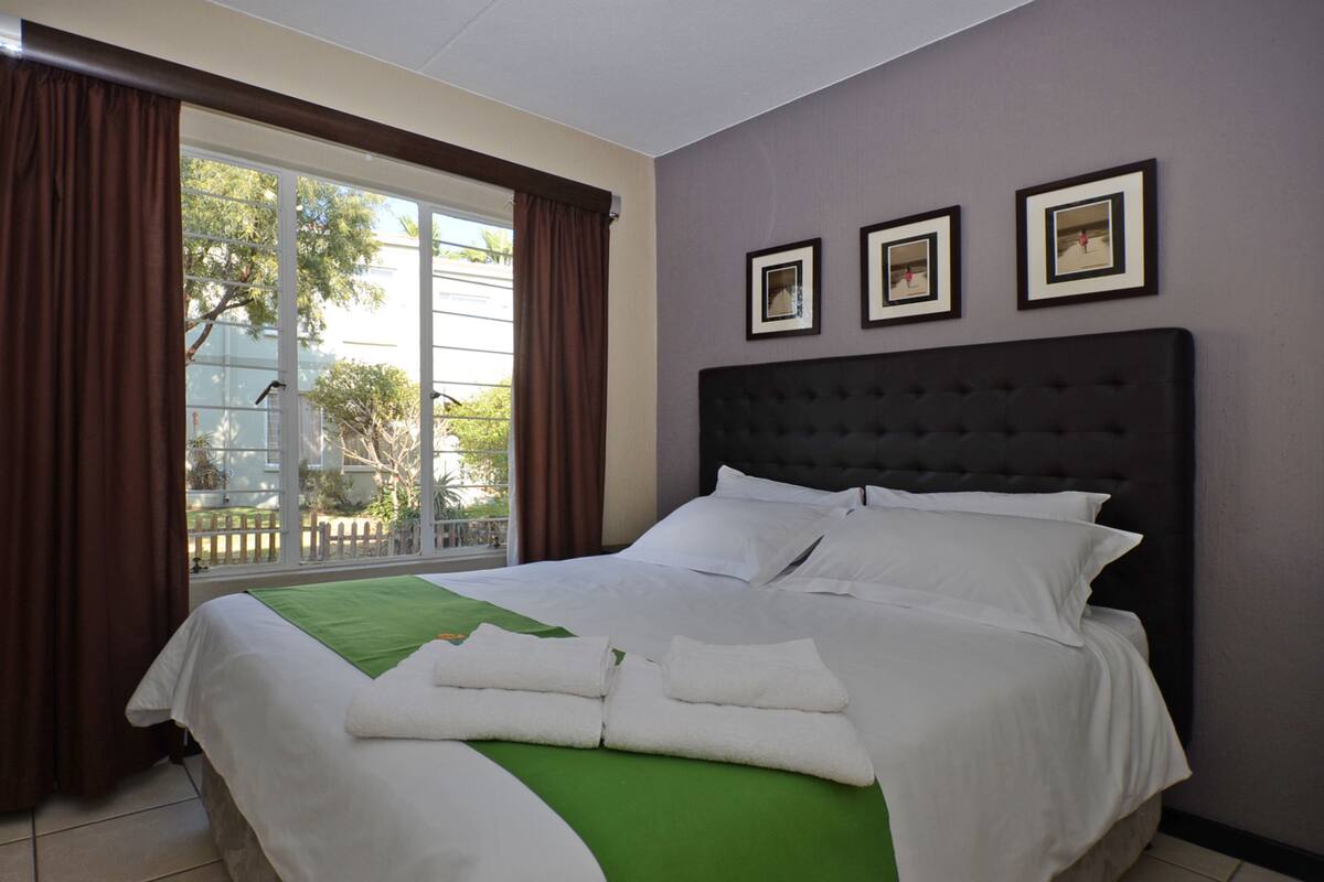 Apartment (Three B) | Iron/ironing board