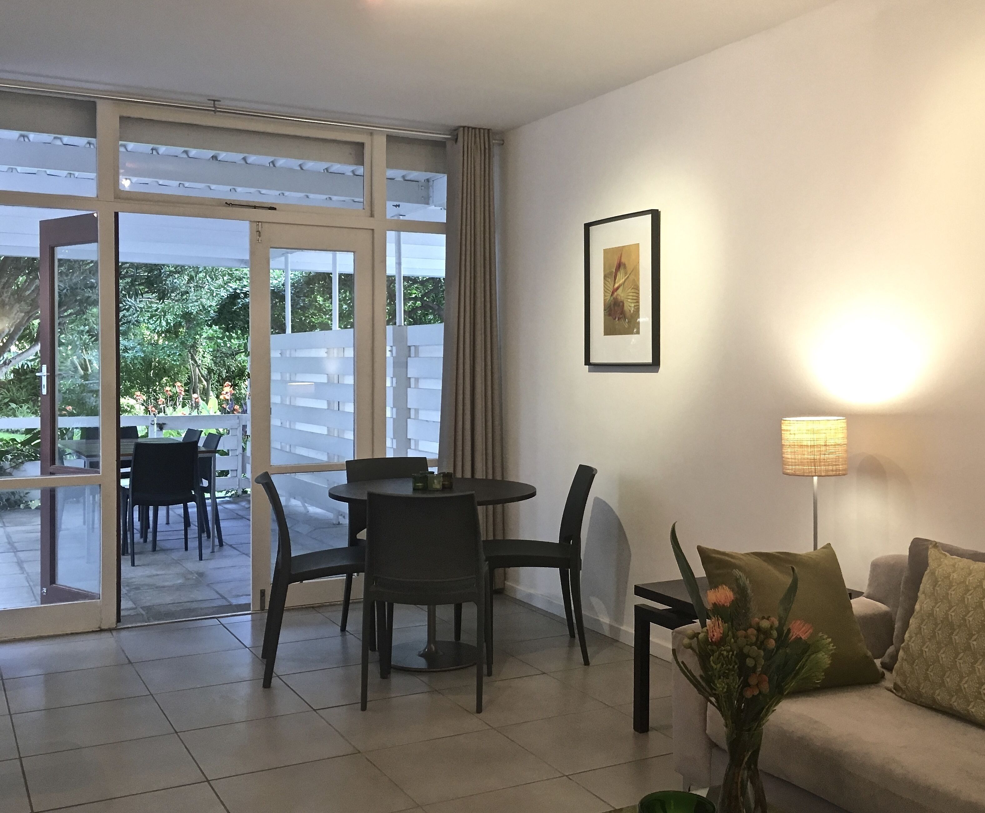 Standard-huone, 2 makuuhuonetta | Ruokailu omassa huoneessa