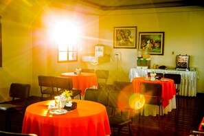 Breakfast, lunch, dinner served; Brazilian cuisine  - Pilões Palace Hotel (Mineiros)