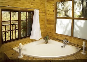 Cabane dans un arbre familiale, 3 chambres (Tree Lodge) | Baignoire profonde