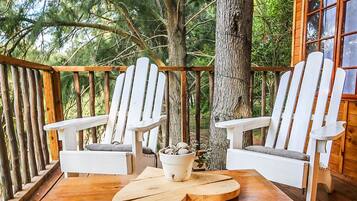 Romantic Tree House, 1 Bedroom (Tree House) | Terrace/patio