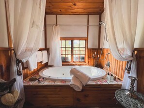 Honeymoon Tree House, 1 Bedroom (Tree House) | Jetted tub - Vindoux Guest Farm and Day Spa (Tulbagh)