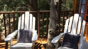 Romantic Tree House, 1 Bedroom (Tree House) | Terrace/patio