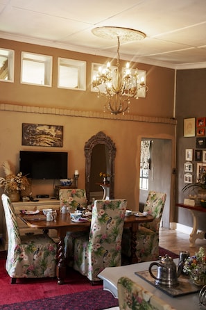 Free daily full breakfast  - Town and Country Guest House (Middelburg)