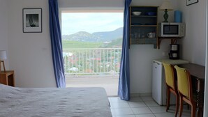 Unclassified image, 2 of 10, button - Le Nid d'Aigle (St. Barthelemy)